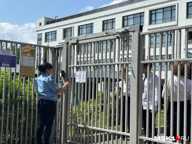 Для многих учеников экзамен показался легким, другие же пожаловались на темы для сочинения | Источник: Иван Гусаров / MSK1.RU