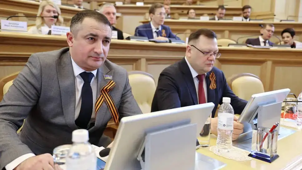 Депутат думы ХМАО Халид Таги-Заде (слева)