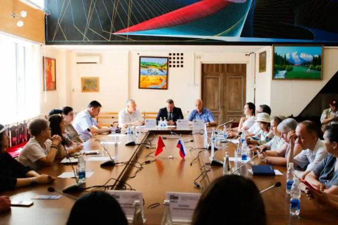 Свердловская область и Киргизия запускают новые проекты памяти с Вячеславом Яриным и Маратом Кутановым-0