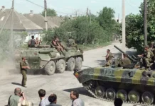 В Буденновске отмечают 30 лет со дня событий с участием Шамиля Басаева v budennovske otmechayut 30 let so dnya sobytij s uchastiem shamilya basaeva-todey-ru-0