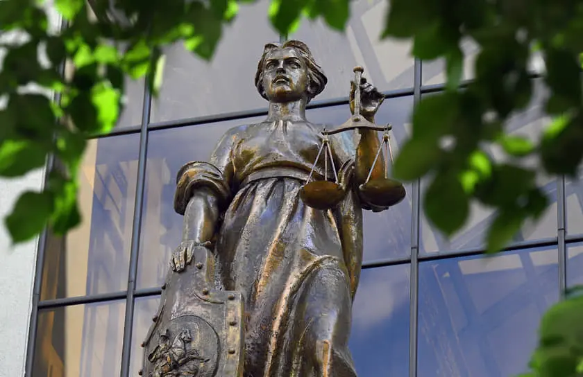 Верховный суд РФ и СКР приняли решение об аресте экс-судьи Эфендиева-0