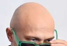 Эндрю Гарфилд и Юра Борисов в комедийной драме про скандал в искусственном интеллекте endryu garfild i yura borisov v komedijnoj drame pro skandal v iskusstvennom intellekte-todey-ru-0