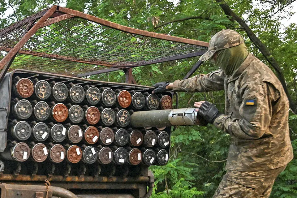 Вашингтон на время приостановил поставку оружия ВСУ