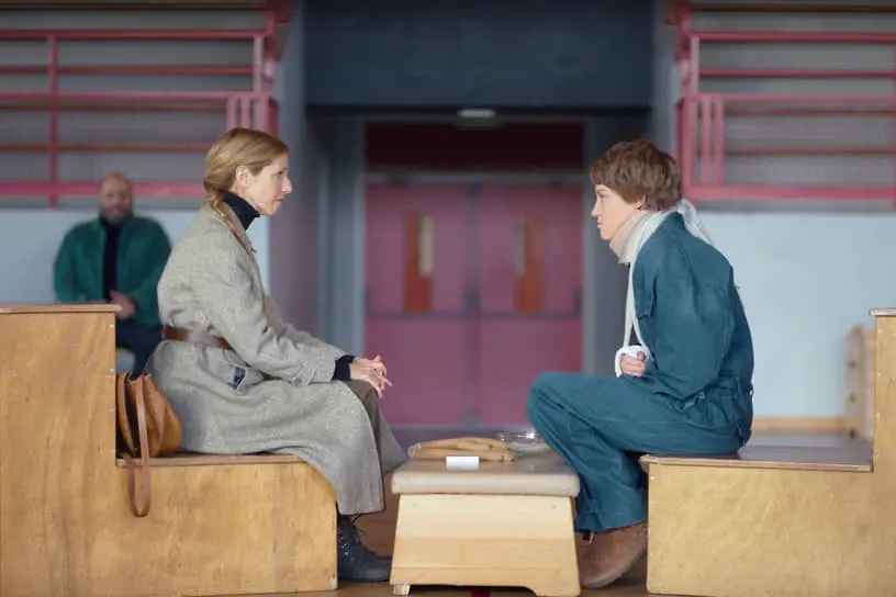 Обе героини Дюпьё — журналистка Симона и звезда экстремальных видеоблогов Магали — чудовищные воплощения массовой культуры эпохи интернета