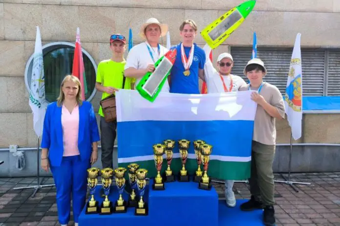 Петр Антропович с командой Свердловской области завоевали 13 медалей-0