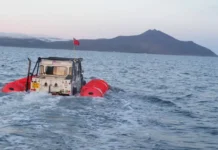 Стив Берджес с успехом пересекает Берингов пролив на Land Rover Defender 110 stiv berdzhes s uspehom peresekaet beringov proliv na 110-todey-ru-0