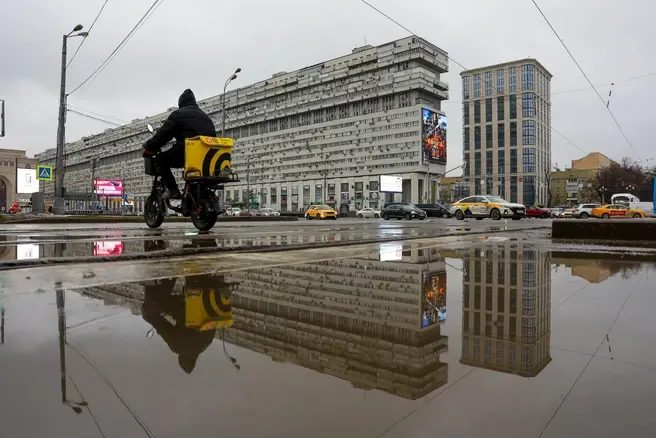 Синоптик Тишковец рассказал, ждать ли возвращения тепла и будет ли в этом году в Москве «бабье лето» | Источник: Артем Устюжанин / MSK1.RU