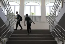 Виктория Манакова из НИУ ВШЭ объясняет, как родителям воспринимать оценки детей viktoriya manakova iz niu vshe obyasnyaet kak roditelyam vosprinimat oczenki detej-todey-ru-0