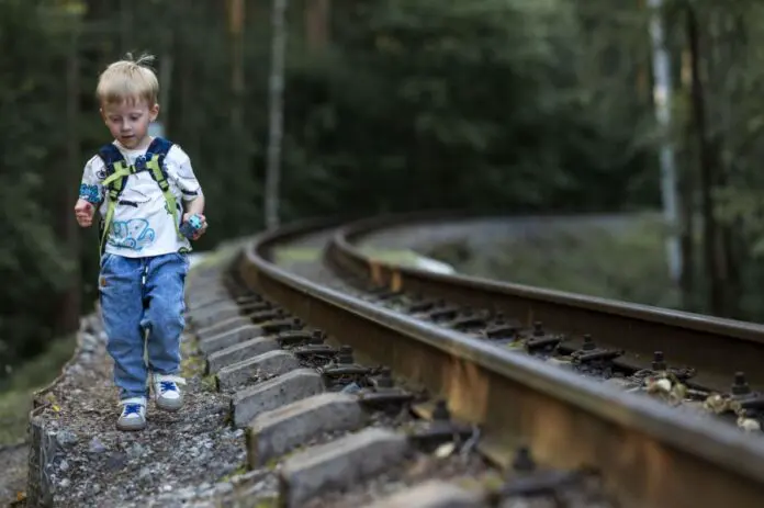 Врачи из Екатеринбурга и Верхней Пышмы напоминают о dangers игр на железной дороге-0