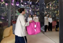 Яков и партнеры вместе с РОМИР исследуют шопинг как способ снятия стресса yakov i partnery vmeste s romir issleduyut shoping kak sposob snyatiya stressa-todey-ru-0