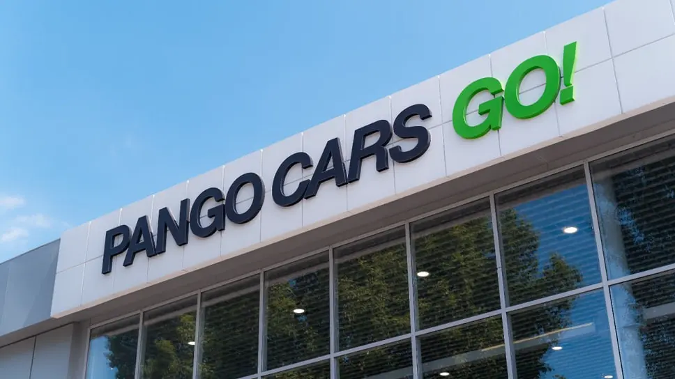 Ключевые направления работы Pango Cars включают программу сертификации автомобилей, кредитные продукты и страховые решения. Партнерские отношения установлены с девятью ведущими банками и семью страховыми компаниями