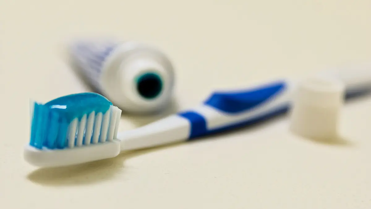 Что такое энзимная зубная паста и опасна ли она для зубов