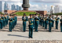 Песни Москвы и военные марши Музея Победы от оркестра Рыскулова pesni moskvy i voennye marshi muzeya pobedy ot orkestra ryskulova-todey-ru-0