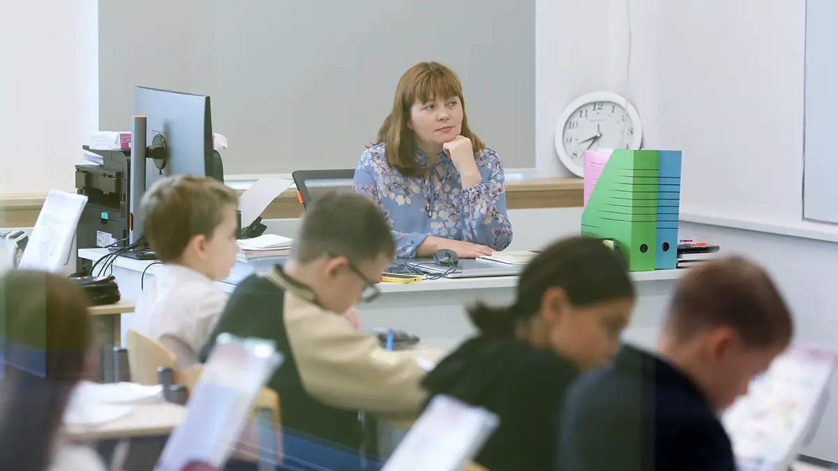 Почему зарплаты осужденных в полтора раза превысили доходы учителей