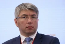 Алексей Цыденов о важности уважения между учителем и учеником в школах Бурятии aleksej czydenov o vazhnosti uvazheniya mezhdu uchitelem i uchenikom v shkolah buryatii-todey-ru-0