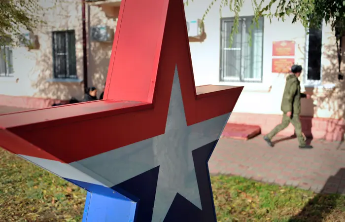 Медведев сообщил о поступлении в войска с начала года 336 тысяч контрактников