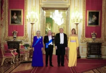 Дональд Трамп удивил королеву Камиллу вопросами о Меган Маркл и принце Гарри donald tramp udivil korolevu kamillu voprosami o megan markl i princze garri-todey-ru-0