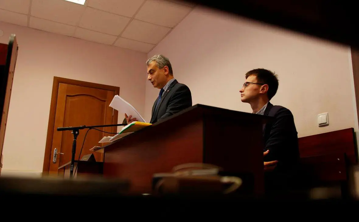 Лев Шлосберг выступил с последним словом по уголовному делу о нарушении требований к иностранным агентам, 30 октября 2025 года (pskovyabloko / Reuters)