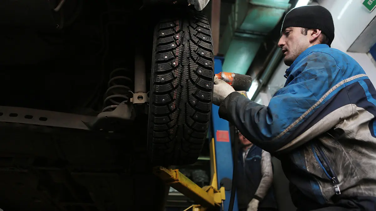 Когда надо менять резину на автомобиле