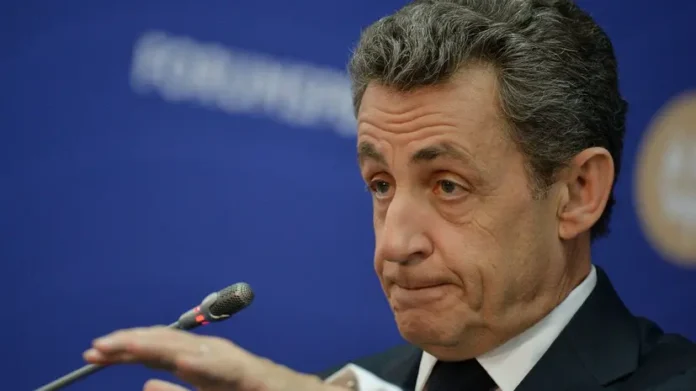 nikolya sarkozi stanet obladatelem otdelnoj kamery v tyurme sante-todey-ru-0