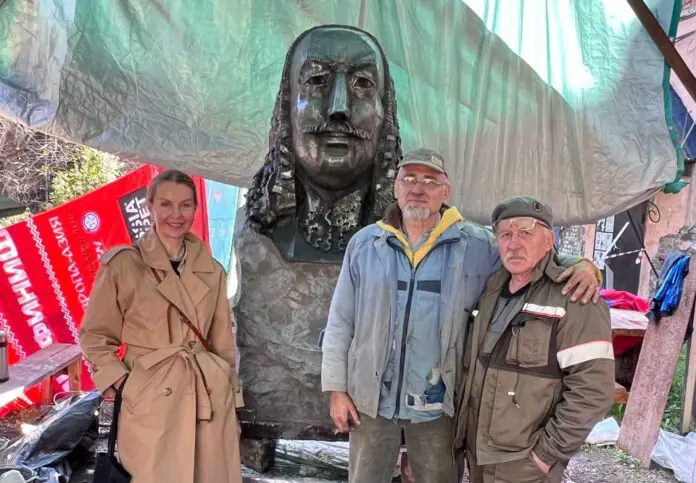 Памятник Акинфию Демидову стал новой гордостью Черноисточинска-0