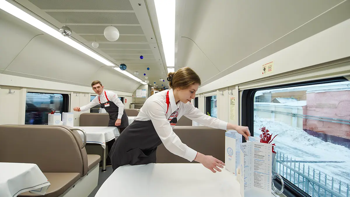 Вагон-ресторан обязали добавлять в поезда дальнего следования