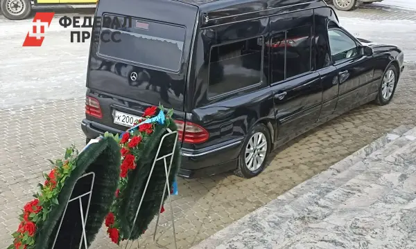 Светлана Логанова поддерживает жителей Копейска после трагедии и помогает семьям погибших-0