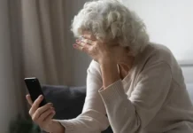 В Омске пенсионерка смогла избежать мошенников благодаря советам по бдительности v omske pensionerka smogla izbezhat moshennikov blagodarya sovetam po bditelnosti-todey-ru-0