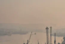 Владивосток сталкивается с дымкой из-за пожаров в Китае и Приморье vladivostok stalkivaetsya s dymkoj izza pozharov v kitae i primore-todey-ru-0