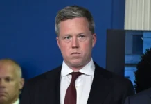 Дэниел Дрисколл предупреждает Зеленского и Шмыгаля об угрозе утраты городов Украины deniel driskoll preduprezhdaet zelenskogo i shmygalya ob ugroze utraty gorodov ukrainy-todey-ru-0