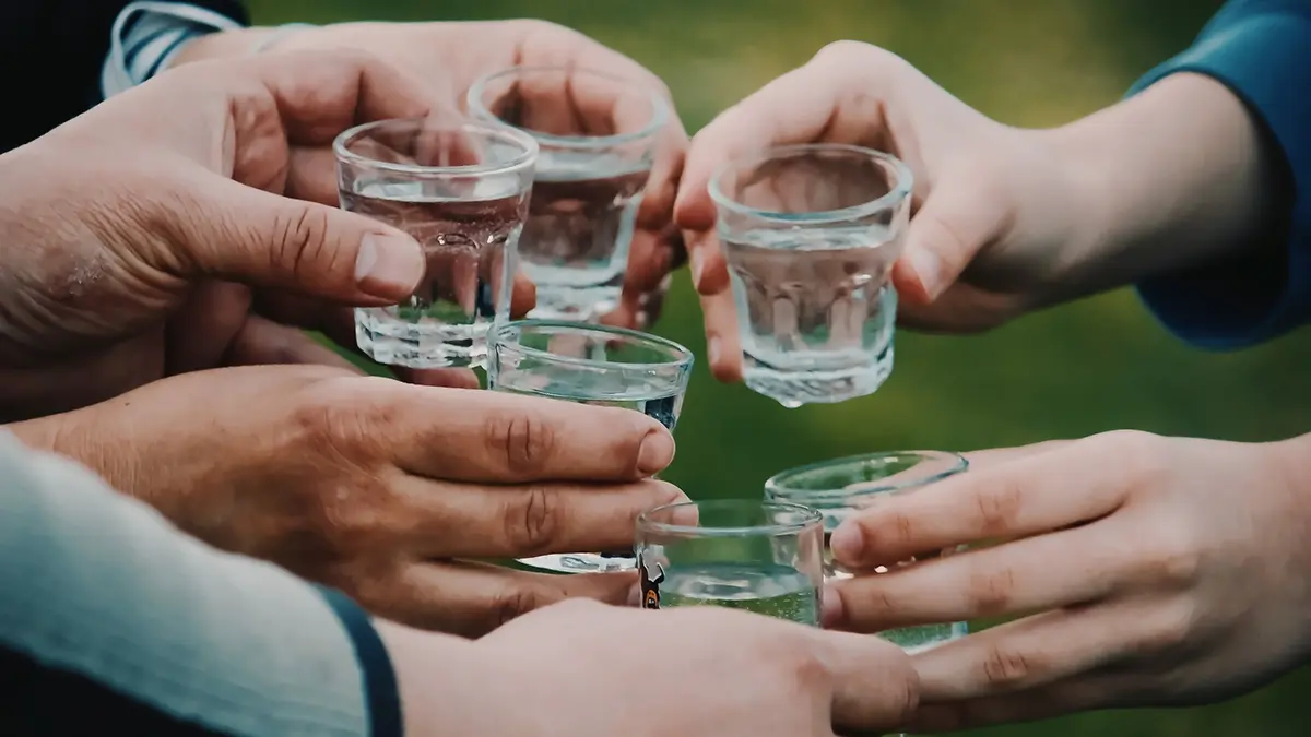 Что такое соджу и как его пьют, история напитка