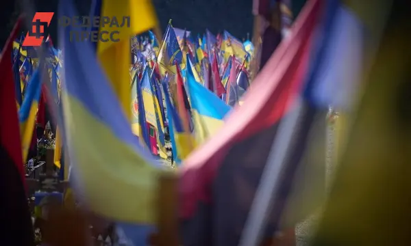 Лычаковское кладбище и Марсово поле во Львове почти переполнены-0