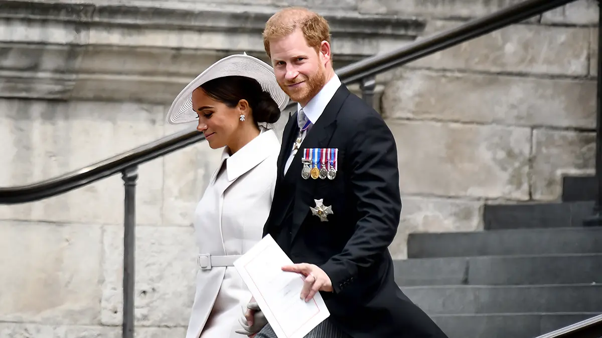 Daily Mail: Принц Филипп пытался удержать Гарри от свадьбы с Меган Маркл