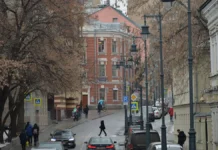 Синоптики Москвы сообщают о яркой пятнице с дождем и 7 градусами тепла sinoptiki moskvy soobshhayut o yarkoj pyatnicze s dozhdem i 7 gradusami tepla-todey-ru-0