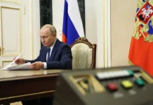 Владимир Путин утвердил новые меры в КоАП для борьбы с экстремизмом vladimir putin utverdil novye mery v koap dlya borby s ekstremizmom-todey-ru-0