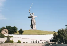 Волгоград снова становится Сталинградом с историческими переменами и перспективами volgograd snova stanovitsya stalingradom s istoricheskimi peremenami i perspektivami-todey-ru-0