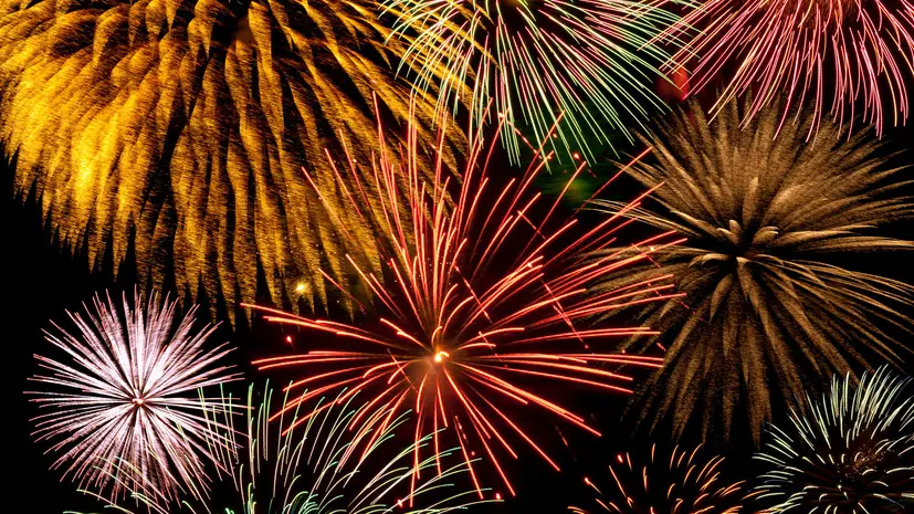 Юрист Русяев: нельзя использовать фейерверки во дворах многоквартирных домов