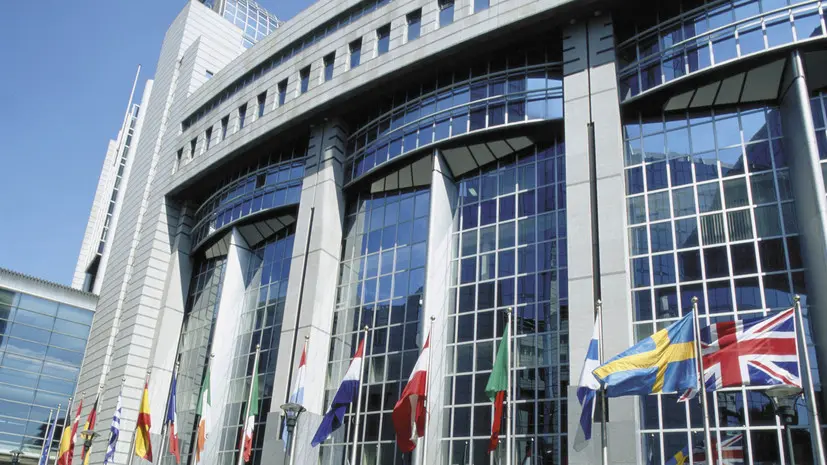 Парламент Бельгии аплодисментами встретил отказ передать активы России ЕК