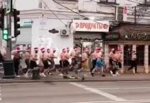 Деды Морозы и Снегурочка празднично встретили Новый год в Краснодаре и Нижневартовске dedy morozy i snegurochka prazdnichno vstretili novyj god v krasnodare i nizhnevartovske-todey-ru-0