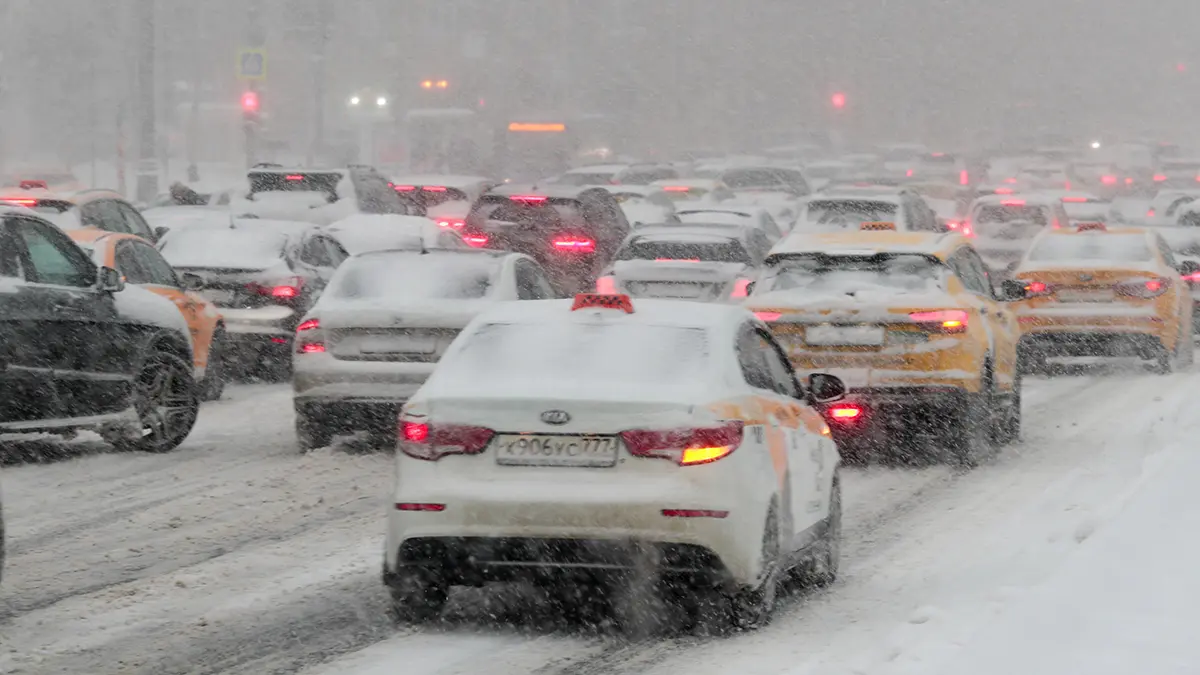 Движение транспорта временно перекрыли на Тверской улице