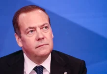 Дмитрий Медведев сообщил об увеличении МРОТ на треть выше прожиточного минимума dmitrij medvedev soobshhil ob uvelichenii mrot na tret vyshe prozhitochnogo minimuma-todey-ru-0