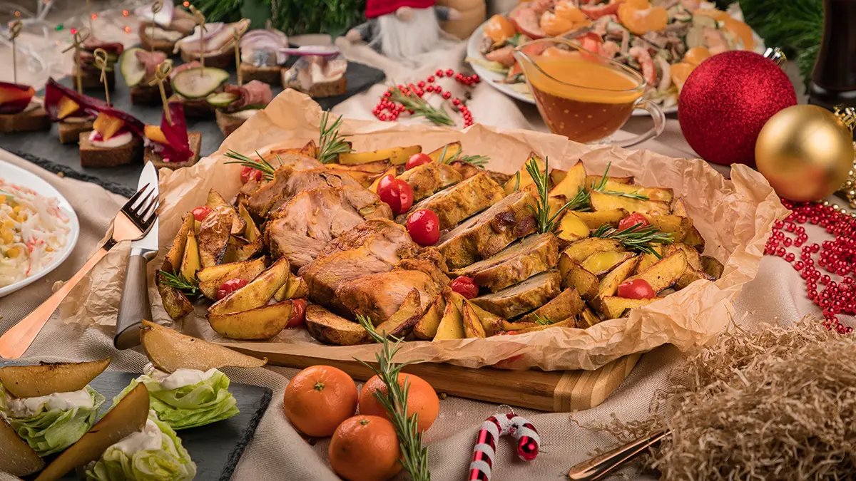 Врач Белоусов рассказал, какие сочетания еды и напитков опасны для желудка