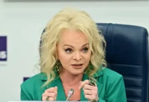 Лариса Долина рассказала на судебном заседании о мошенниках и квартире larisa dolina rasskazala na sudebnom zasedanii o moshennikah i kvartire-todey-ru-0