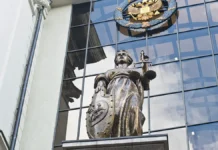 Верховный суд оставил под стражей экс-мэра Сочи Копайгородского и его жену на полгода verhovnyj sud ostavil pod strazhej eksmera sochi kopajgorodskogo i ego zhenu na polgoda-todey-ru-0