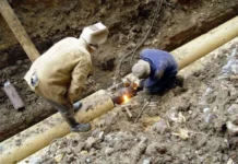 Денис Паслер выделит 1,4 млрд на модернизацию ЖКХ Свердловской области denis pasler vydelit 14 mlrd na modernizacziyu zhkh sverdlovskoj oblasti-todey-ru-0