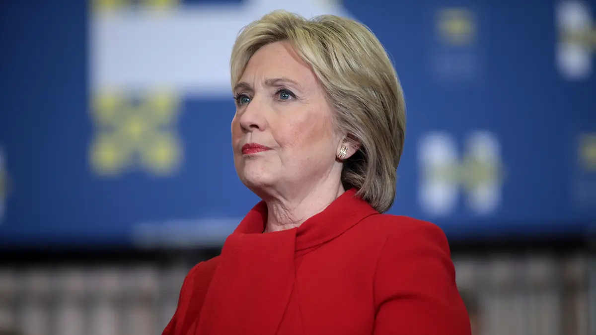 Билла и Хиллари Клинтон привлекут к ответственности из-за неявки по делу Эпштейна