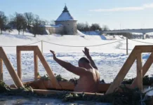 protoierej maksim pervozvanskij rasskazal o kreshhenskih kupaniyah rpcz-todey-ru-0