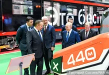Путин и Собянин осмотрели метро «Москва-2026» и трамвай «Львенок» putin i sobyanin osmotreli metro moskva2026 i tramvaj lvenok-todey-ru-0
