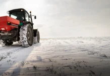 roditeli krasnodara zashhitili detskuyu gorku ot traktorista-todey-ru-0