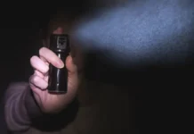 В Ровно ТЦК распылили газ на подростка и бабушку при задержании отца семьи v rovno tczk raspylili gaz na podrostka i babushku pri zaderzhanii otcza semi-todey-ru-0